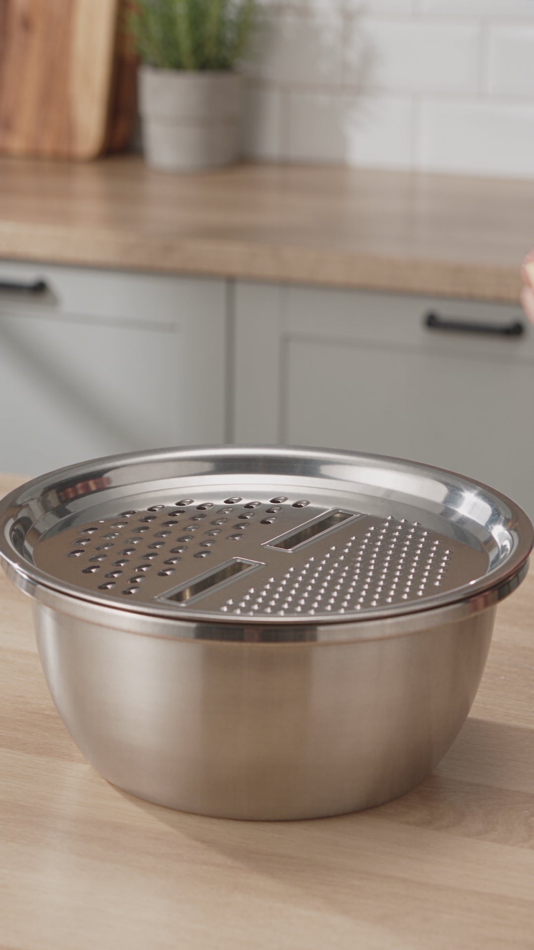 Stainless Steel Grater Bowl Set product video
